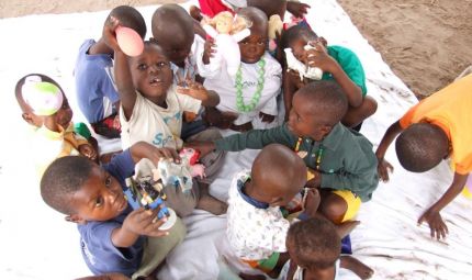 Alla Milano Marathon una relay corre per i bimbi del Congo