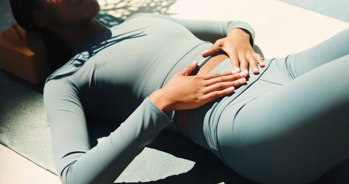 yoga per attivare il pavimento pelvico